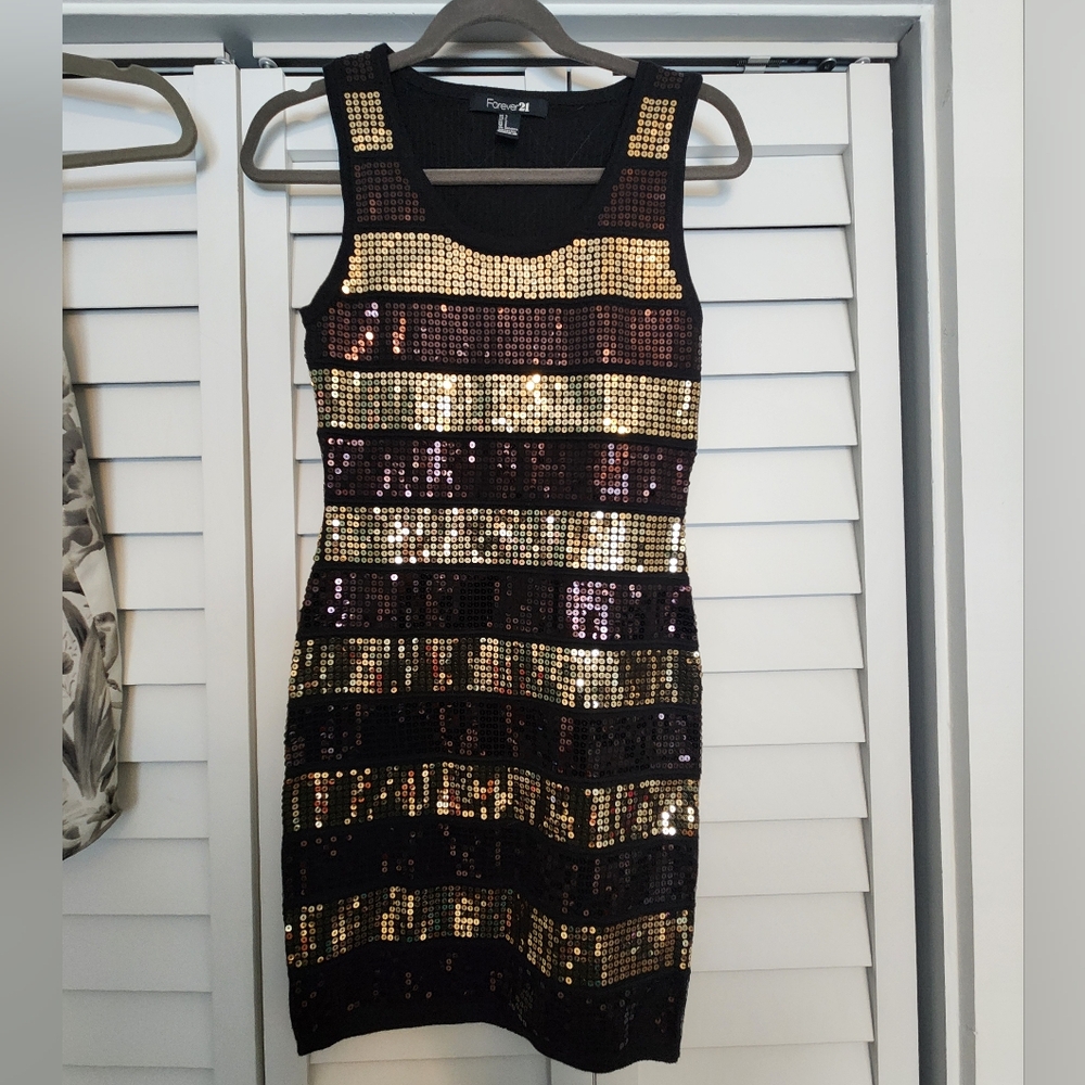 Forever 21 Black and Gold Bodycon Mini Dress